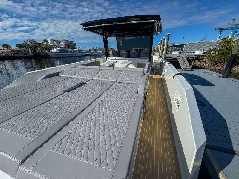 42ft De Antonio Yacht For Sale