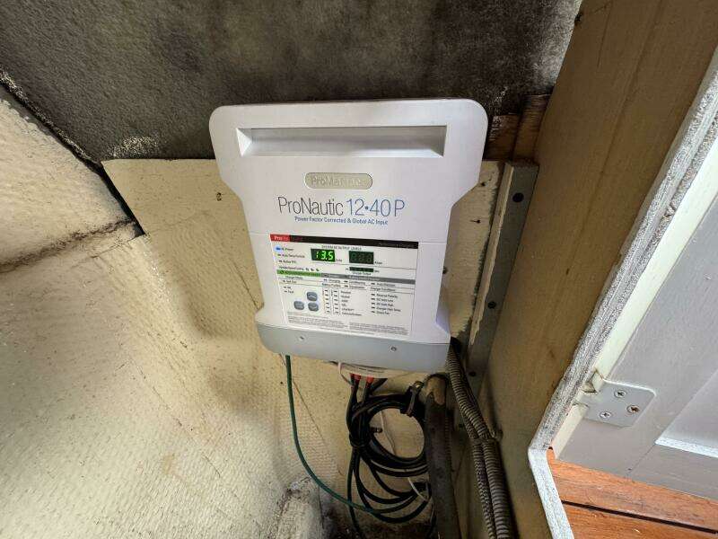 29ft Luhrs Yacht For Sale