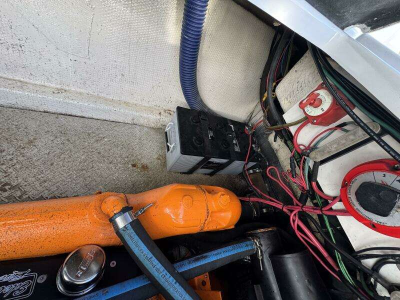 29ft Luhrs Yacht For Sale