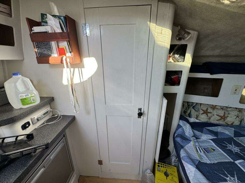 29ft Luhrs Yacht For Sale