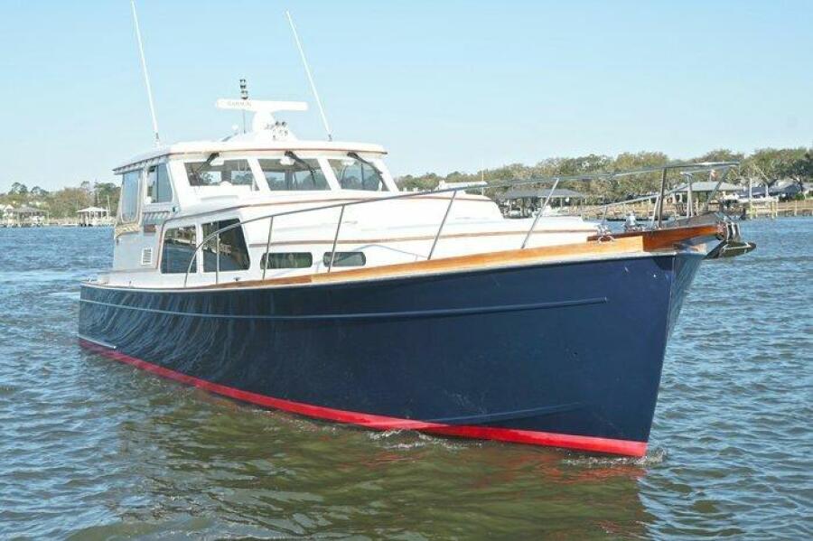 44' 2003 Huckins 