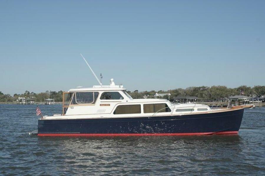 44' 2003 Huckins 