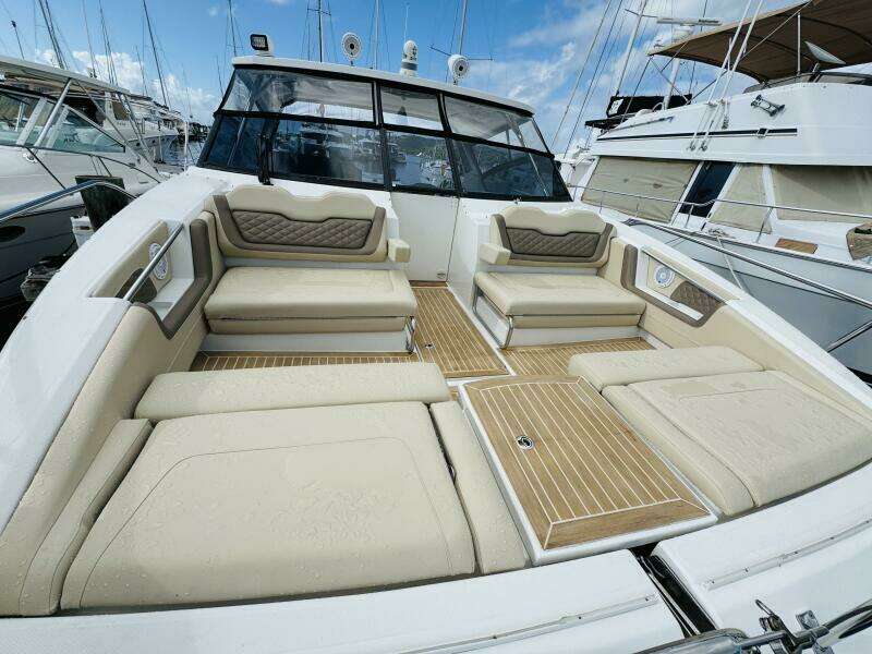 Island Jewel 36ft Aquila Yacht For Sale