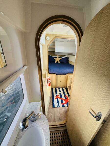 Island Jewel 36ft Aquila Yacht For Sale