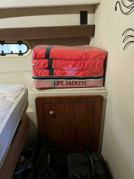 37ft Cruisers Yachts Yacht For Sale