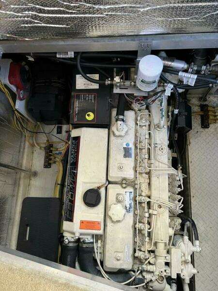 37ft Cruisers Yachts Yacht For Sale