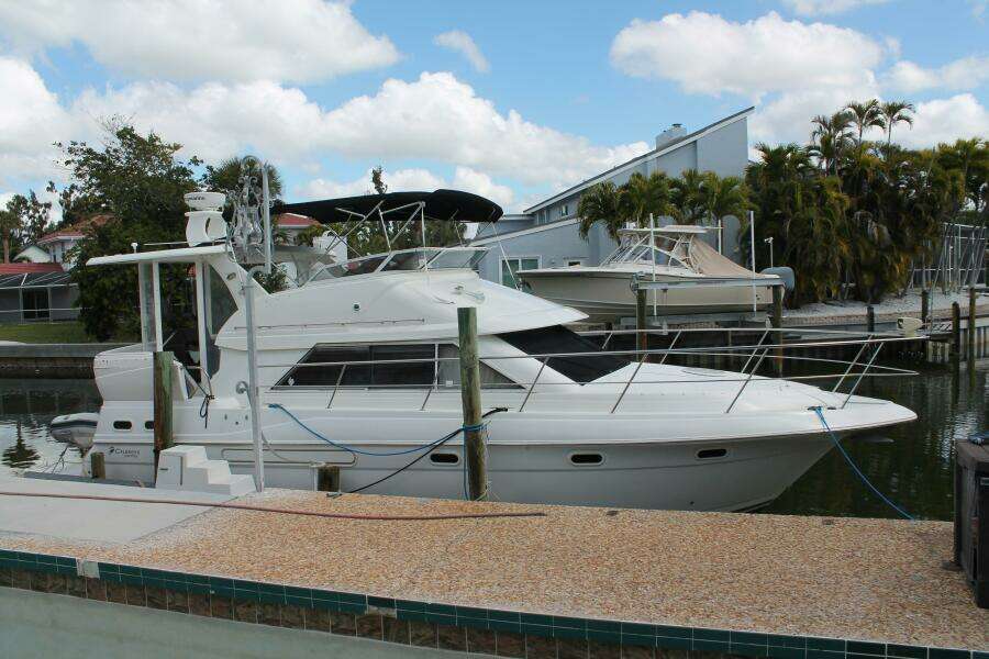 37ft Cruisers Yachts Yacht For Sale