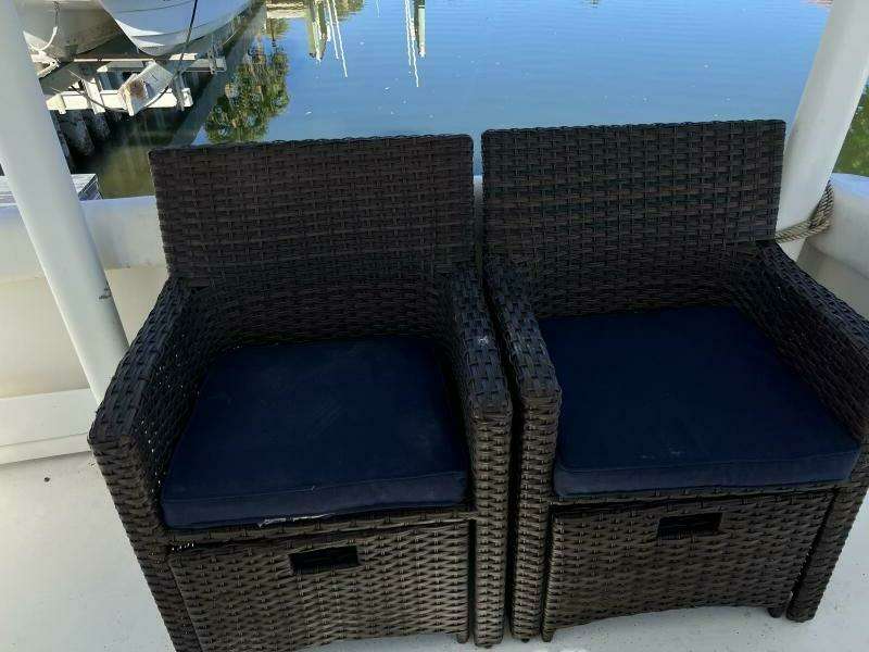 37ft Cruisers Yachts Yacht For Sale