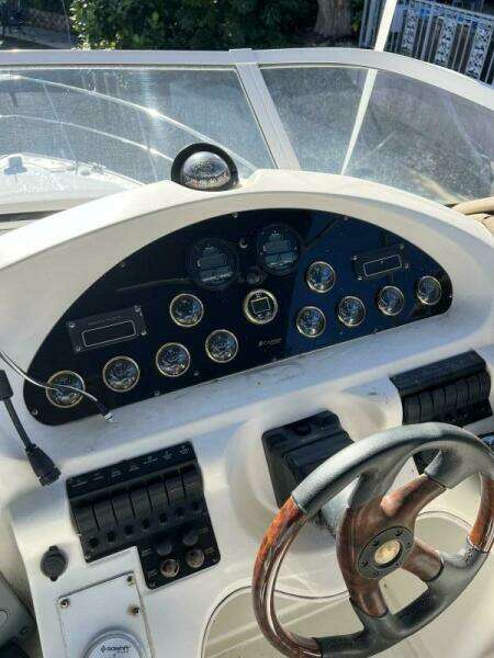 37ft Cruisers Yachts Yacht For Sale