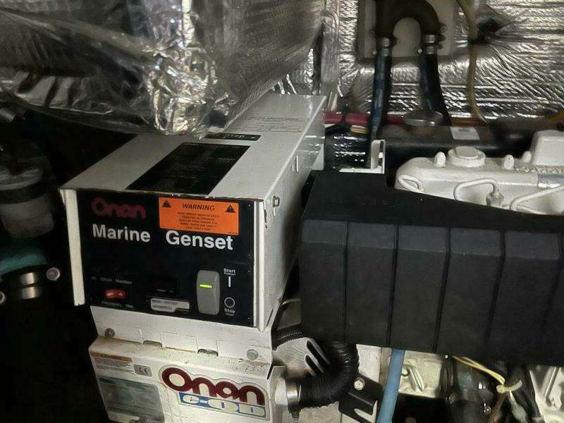 37ft Cruisers Yachts Yacht For Sale