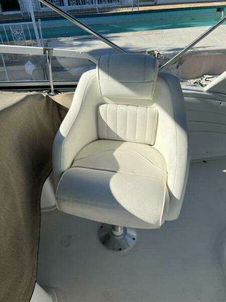 37ft Cruisers Yachts Yacht For Sale