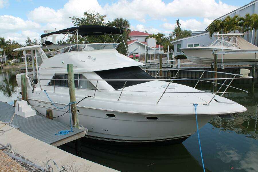 37ft Cruisers Yachts Yacht For Sale