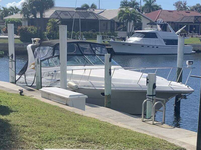 33ft Cruisers Yachts Yacht For Sale