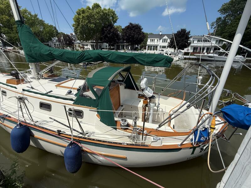 34' 1995 Pacific Seacraft 34