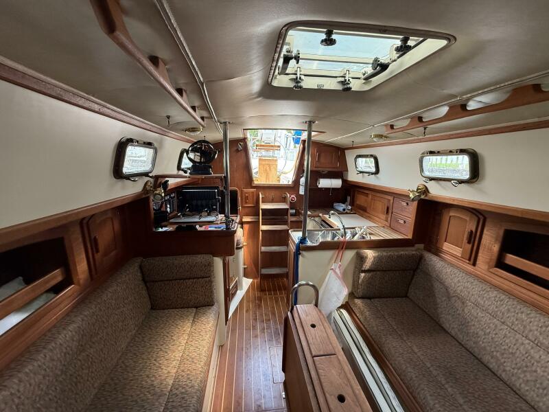 34' 1995 Pacific Seacraft 34