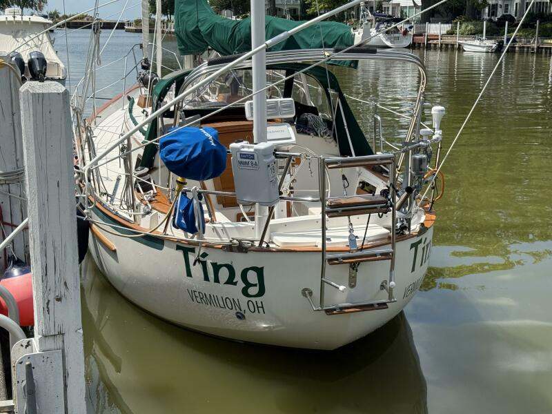 34' 1995 Pacific Seacraft 34