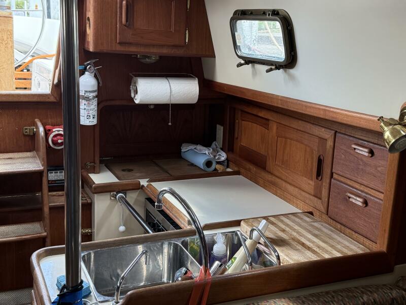 34' 1995 Pacific Seacraft 34