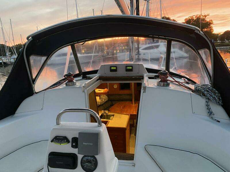 No Problem II 34ft Hunter Yacht For Sale