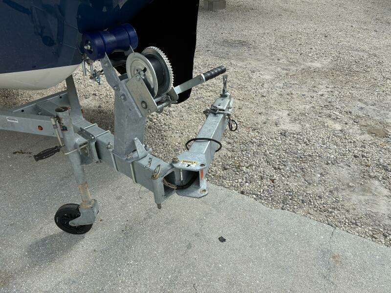 18ft Bayliner Yacht For Sale