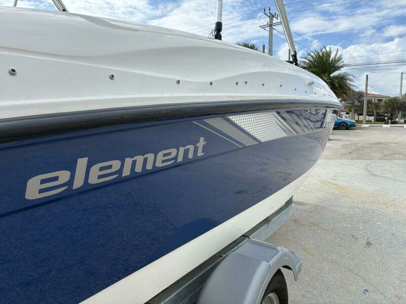 18ft Bayliner Yacht For Sale