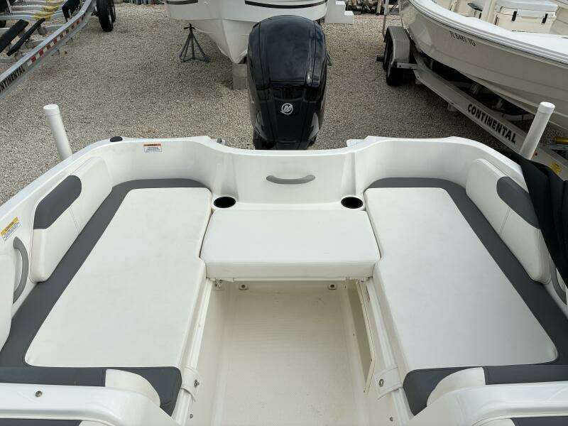18ft Bayliner Yacht For Sale