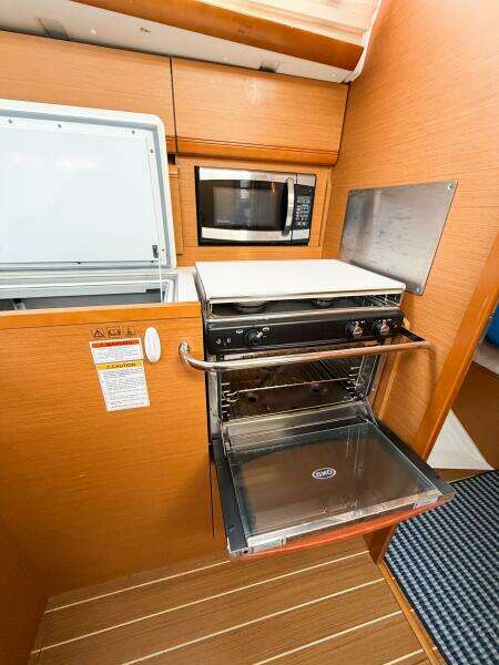 TAKE FIVE 41ft Jeanneau Yacht For Sale