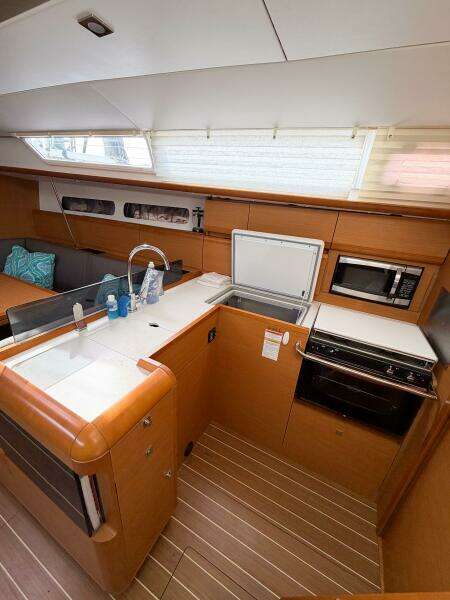 TAKE FIVE 41ft Jeanneau Yacht For Sale