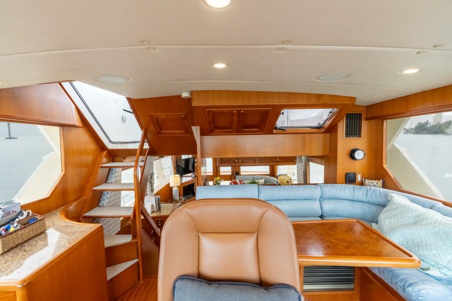 54' 2005 Offshore Yachts Pilothouse