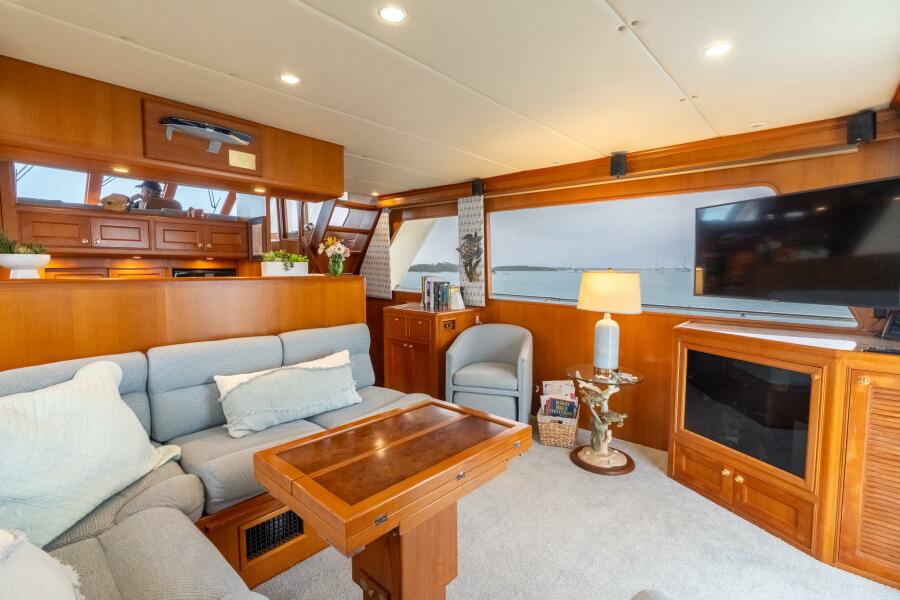 54' 2005 Offshore Yachts Pilothouse