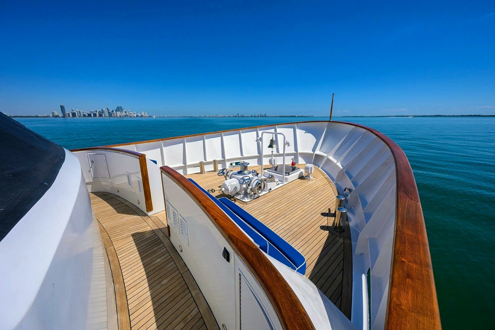 AVENTURER 85ft Jongert Yacht For Sale