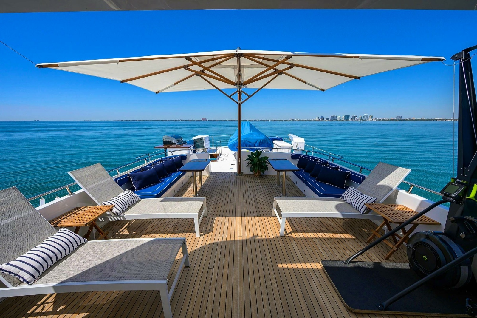 AVENTURER 85ft Jongert Yacht For Sale