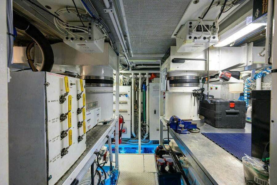 AVENTURER 85ft Jongert Yacht For Sale