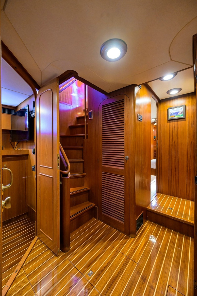 AVENTURER 85ft Jongert Yacht For Sale