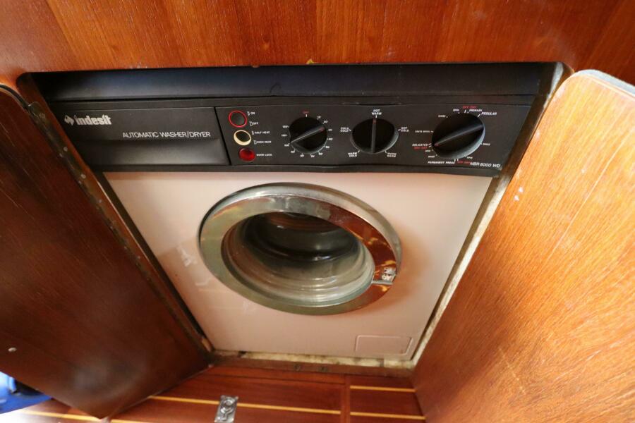 48' 1991 Spectrum 48 Convertible