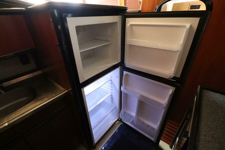 48' 1991 Spectrum 48 Convertible