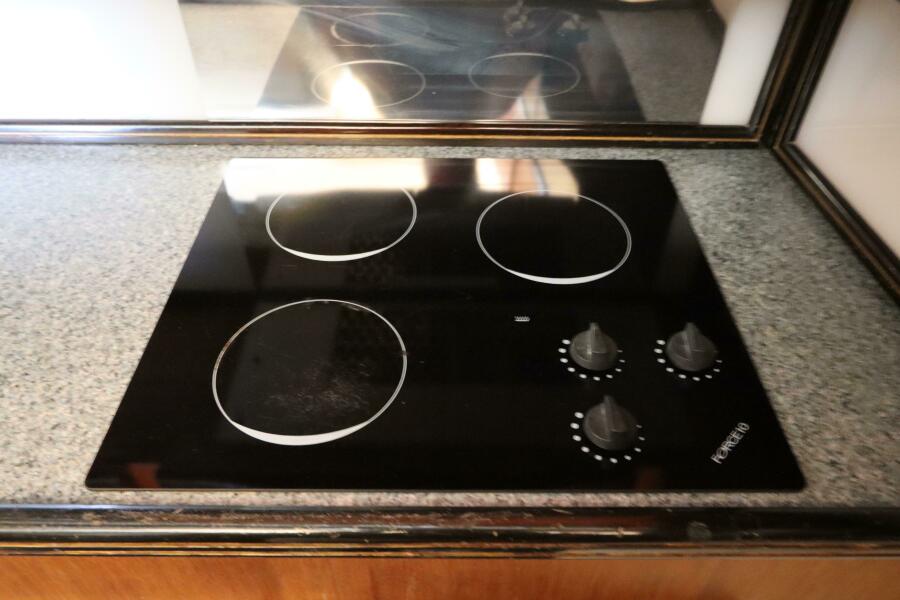 48' 1991 Spectrum 48 Convertible