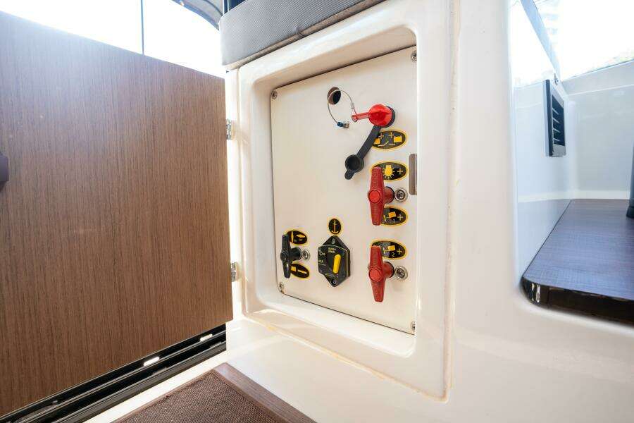 27ft Beneteau Yacht For Sale