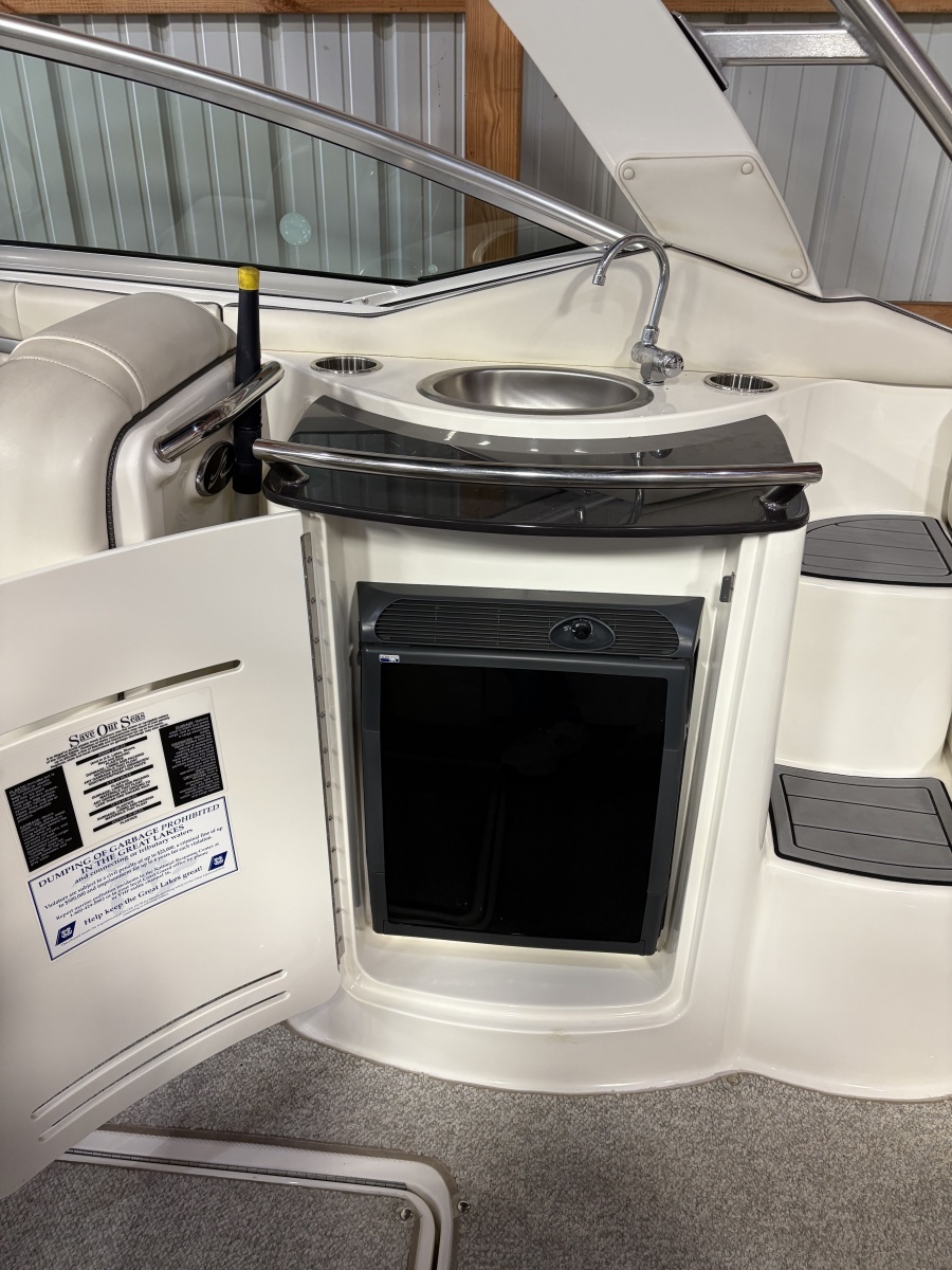 27ft Sea Ray Yacht For Sale