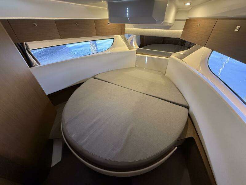 34ft Jeanneau Yacht For Sale