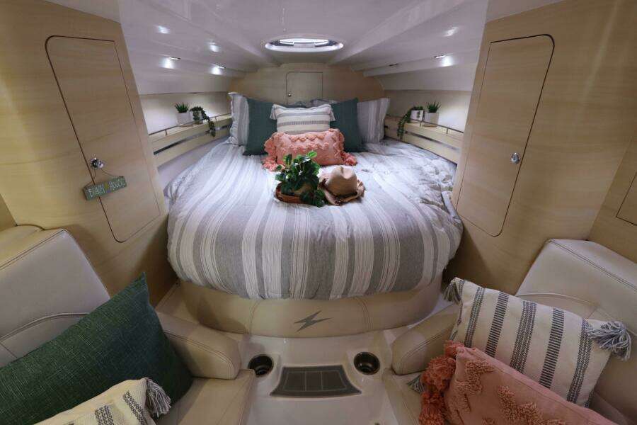 38ft Intermarine Yacht For Sale