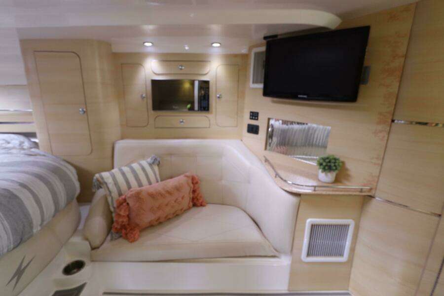 38ft Intermarine Yacht For Sale