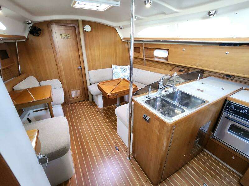 Island Time II 35ft Catalina Yacht For Sale