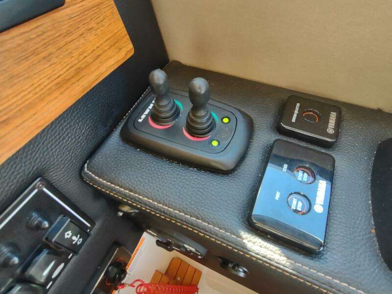 Wyvern 32ft Cutwater Yacht For Sale