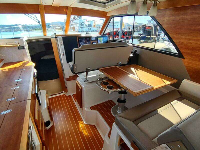 Wyvern 32ft Cutwater Yacht For Sale