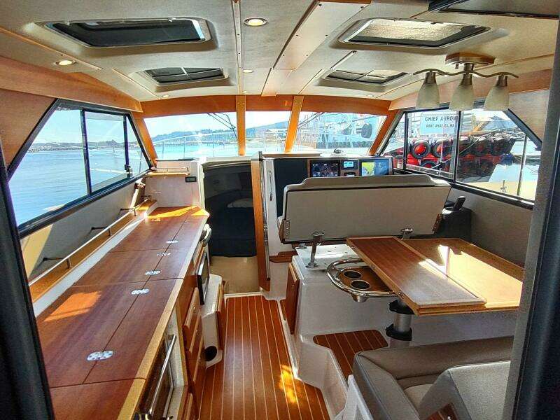 Wyvern 32ft Cutwater Yacht For Sale