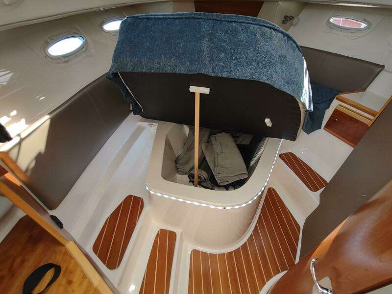 Wyvern 32ft Cutwater Yacht For Sale
