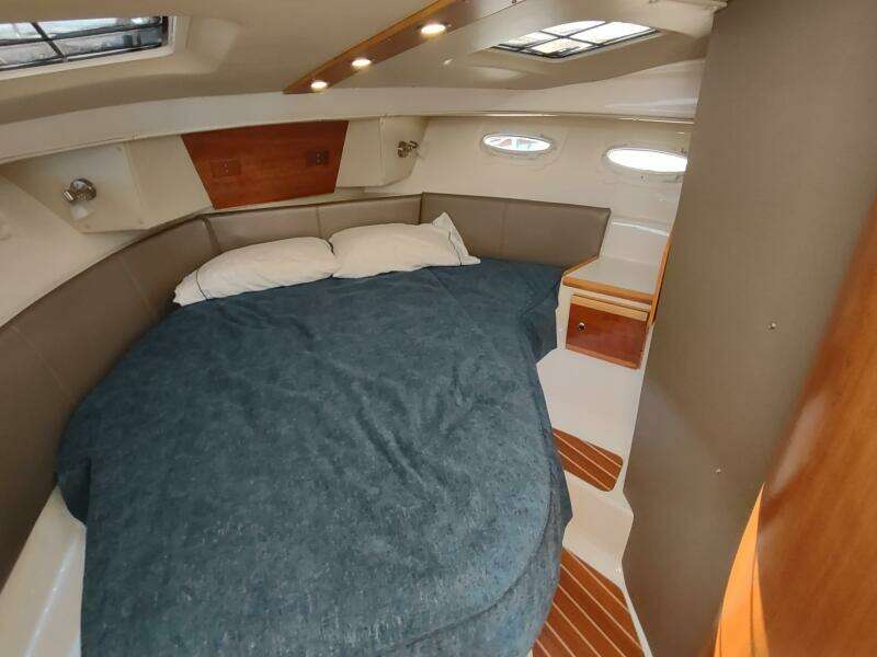 Wyvern 32ft Cutwater Yacht For Sale