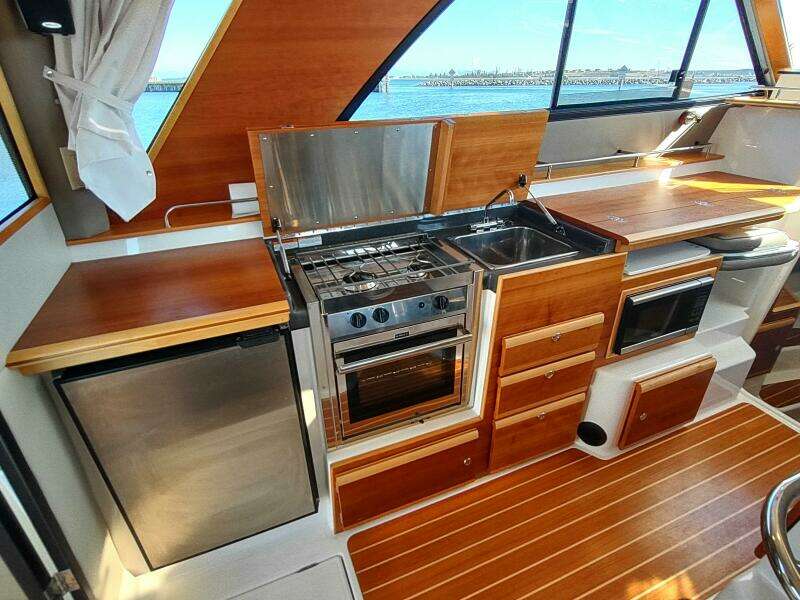 Wyvern 32ft Cutwater Yacht For Sale