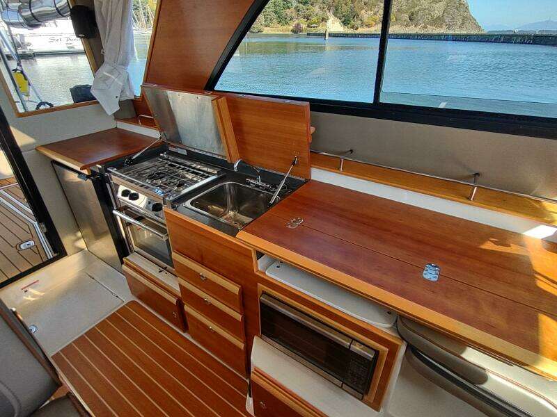 Wyvern 32ft Cutwater Yacht For Sale
