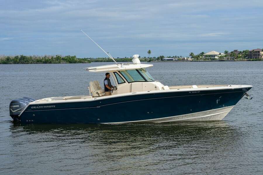 37ft Grady White Yacht For Sale